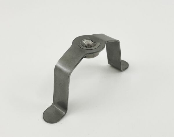 Hub cap bracket